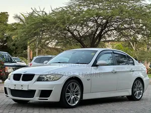 BMW 3 Series 320i RWD 2008 White