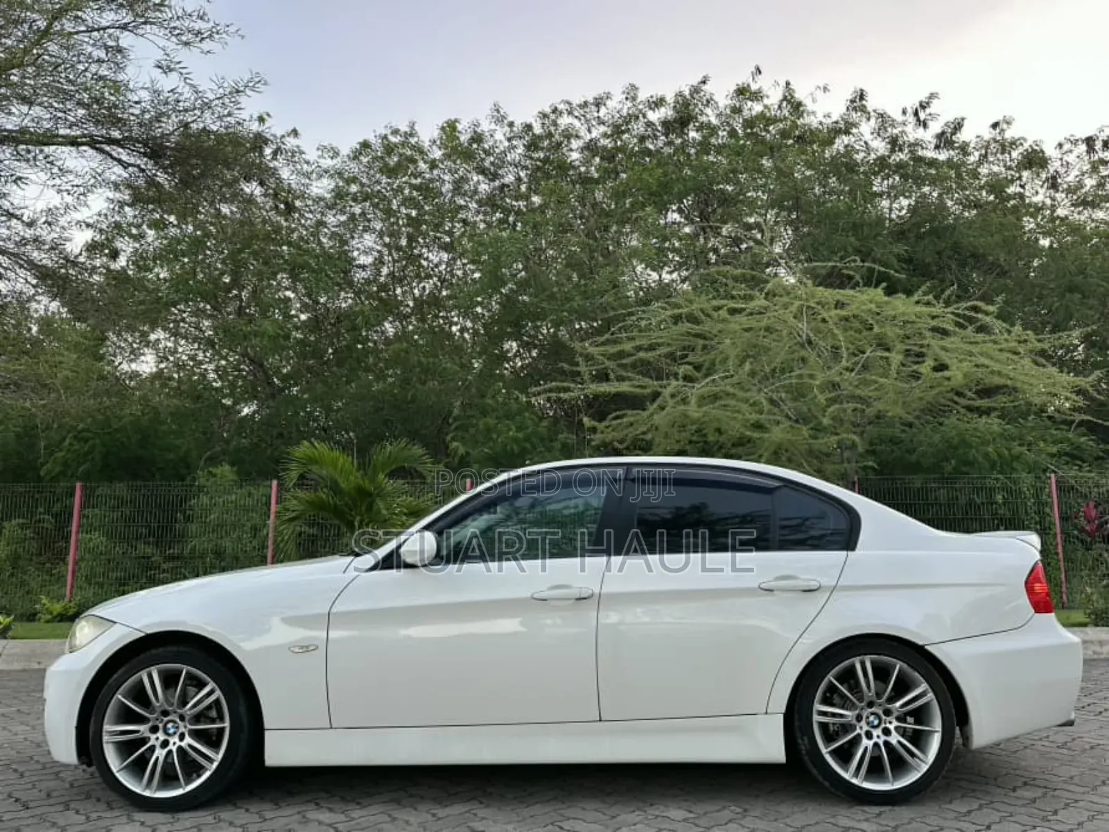 BMW 3 Series 320i RWD 2008 White