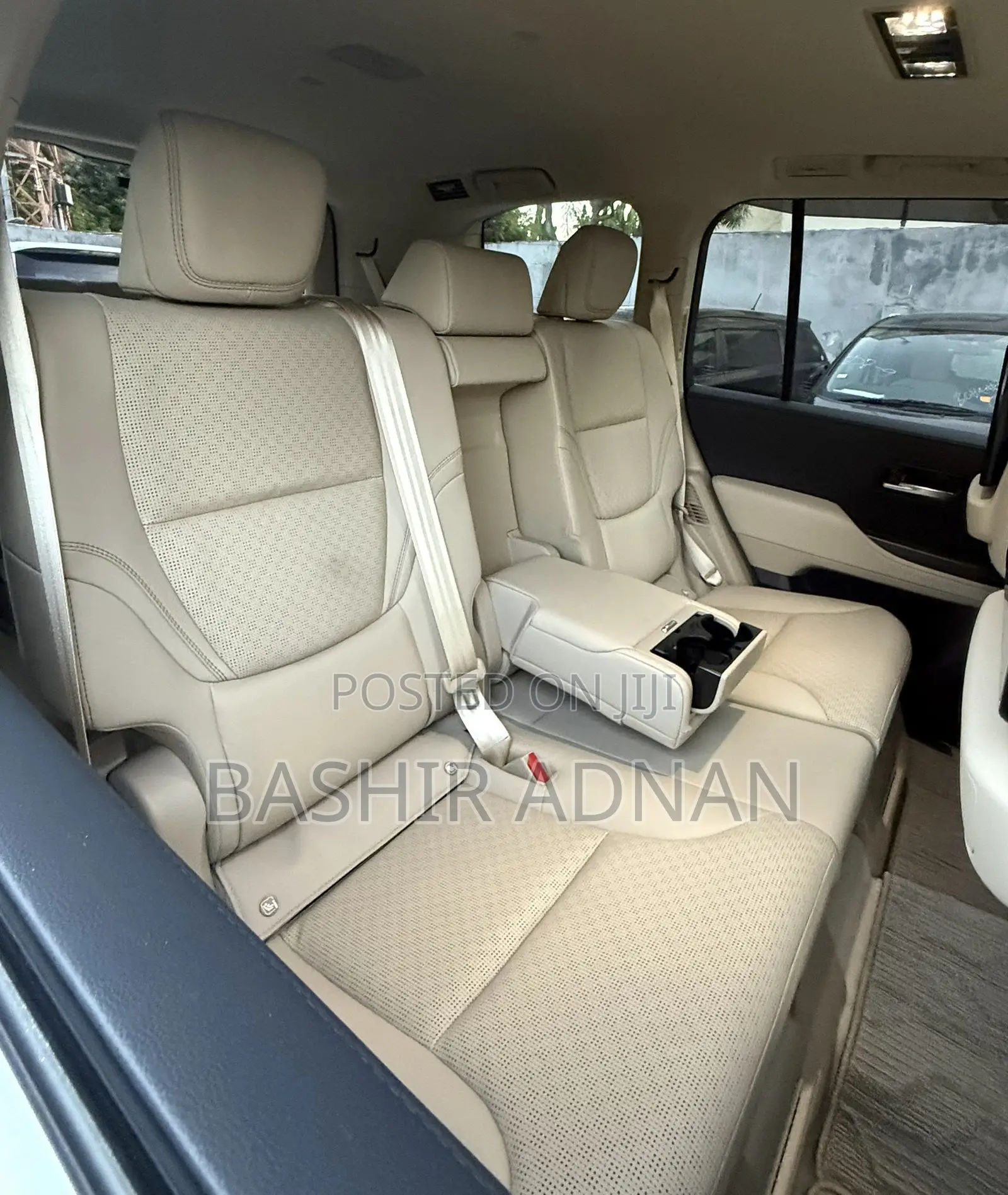 Toyota Land Cruiser LC300 2023 Pearl