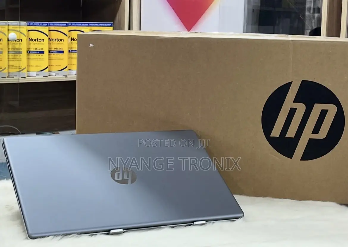 New Laptop HP 250 G10 8GB Intel Core I3 SSD 512GB