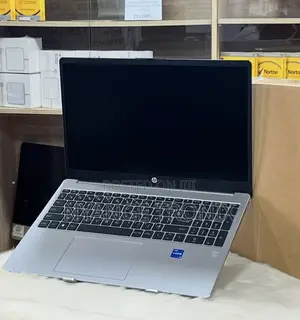 New Laptop HP 250 G10 8GB Intel Core I3 SSD 512GB