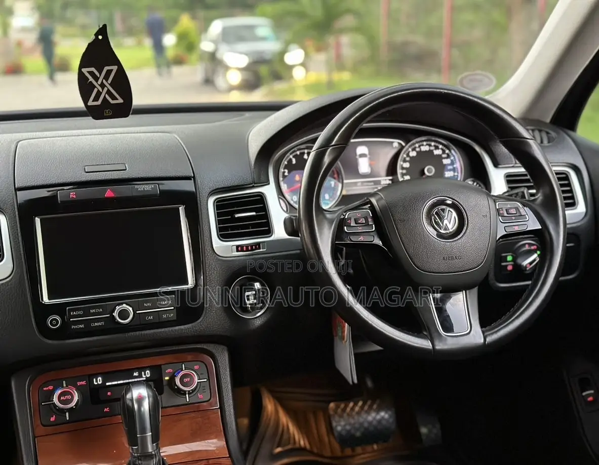 Volkswagen Touareg 2013 Matt Black