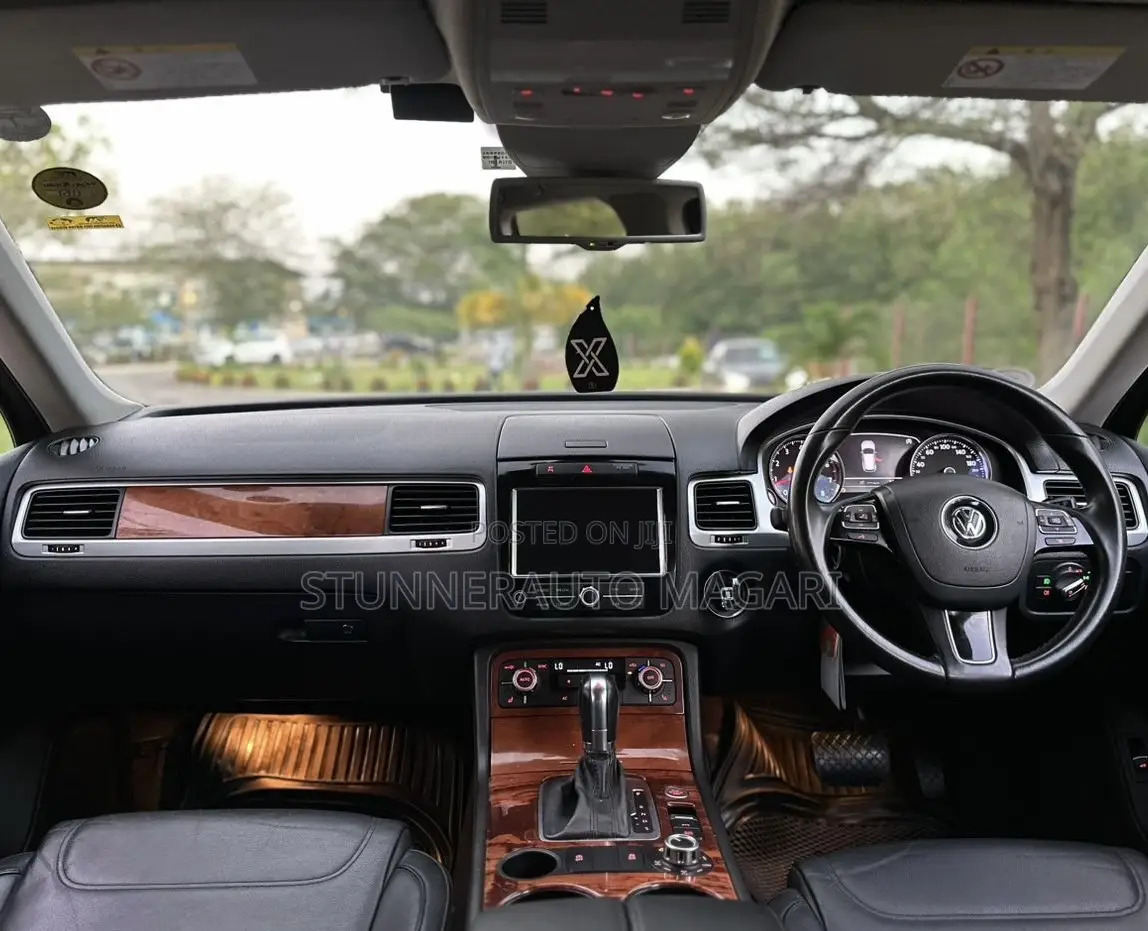Volkswagen Touareg 2013 Matt Black