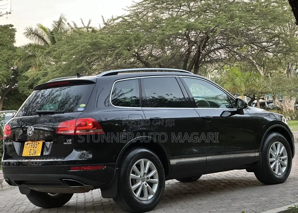 Volkswagen Touareg 2013 Matt Black