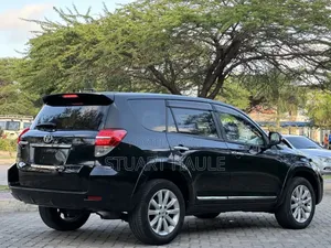 Toyota Vanguard 2010 Black