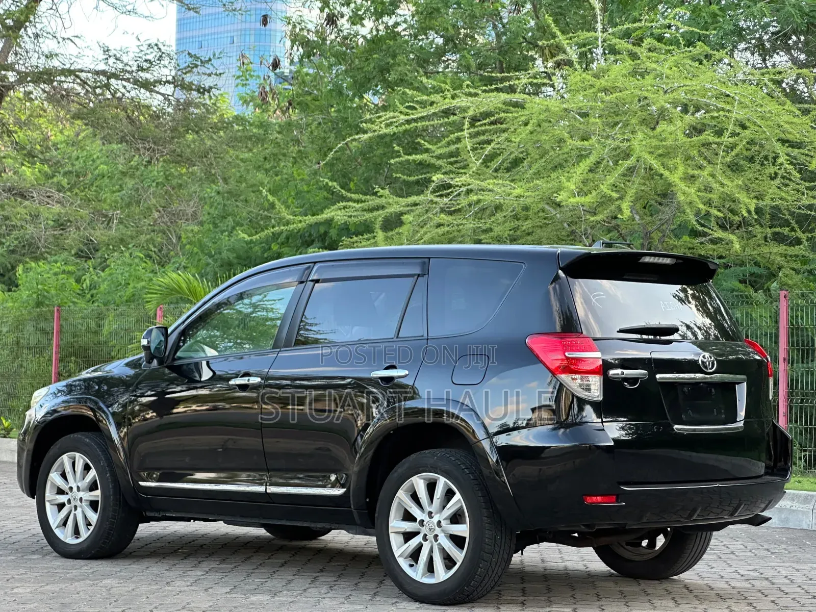 Toyota Vanguard 2010 Black