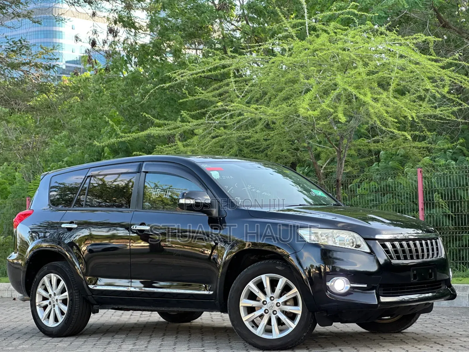 Toyota Vanguard 2010 Black