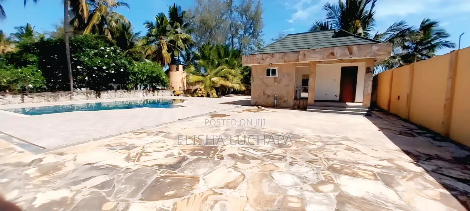 5bdrm Villa in Bakhresa Street, Kigamboni for sale