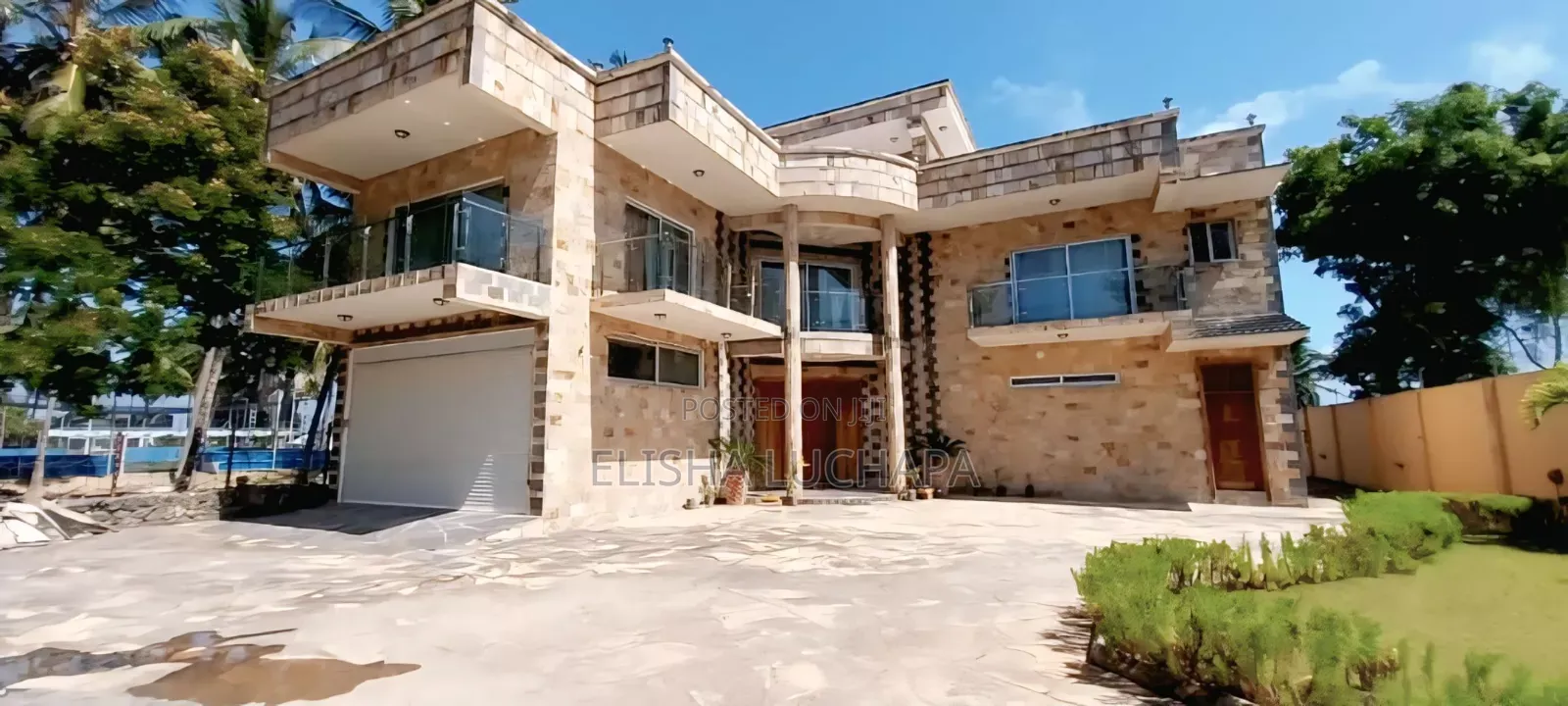5bdrm Villa in Bakhresa Street, Kigamboni for sale