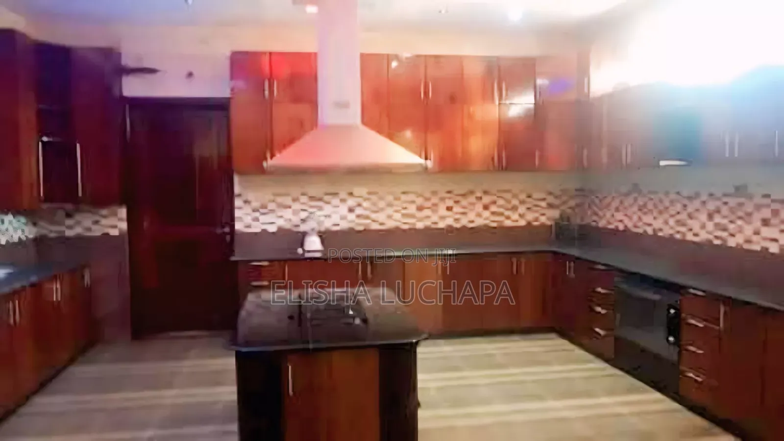 5bdrm Villa in Bakhresa Street, Kigamboni for sale