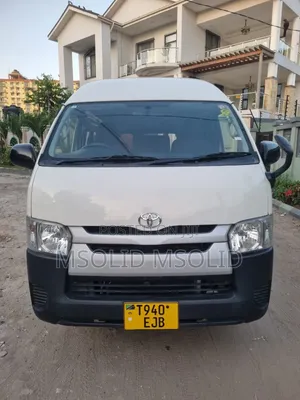 Toyota HiAce 2017 White