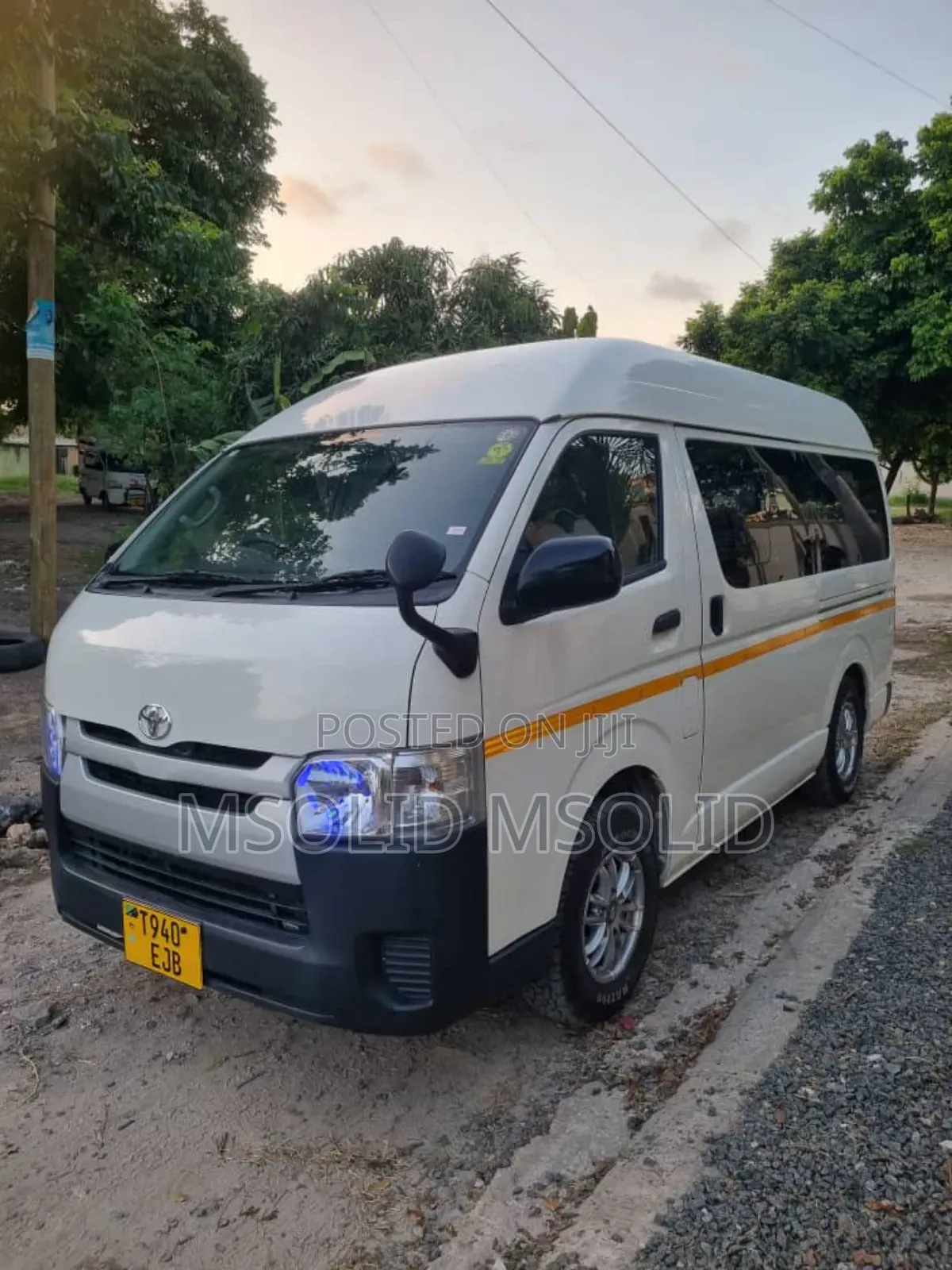 Toyota HiAce 2017 White