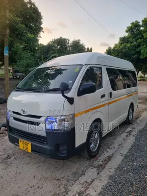Toyota HiAce 2017 White