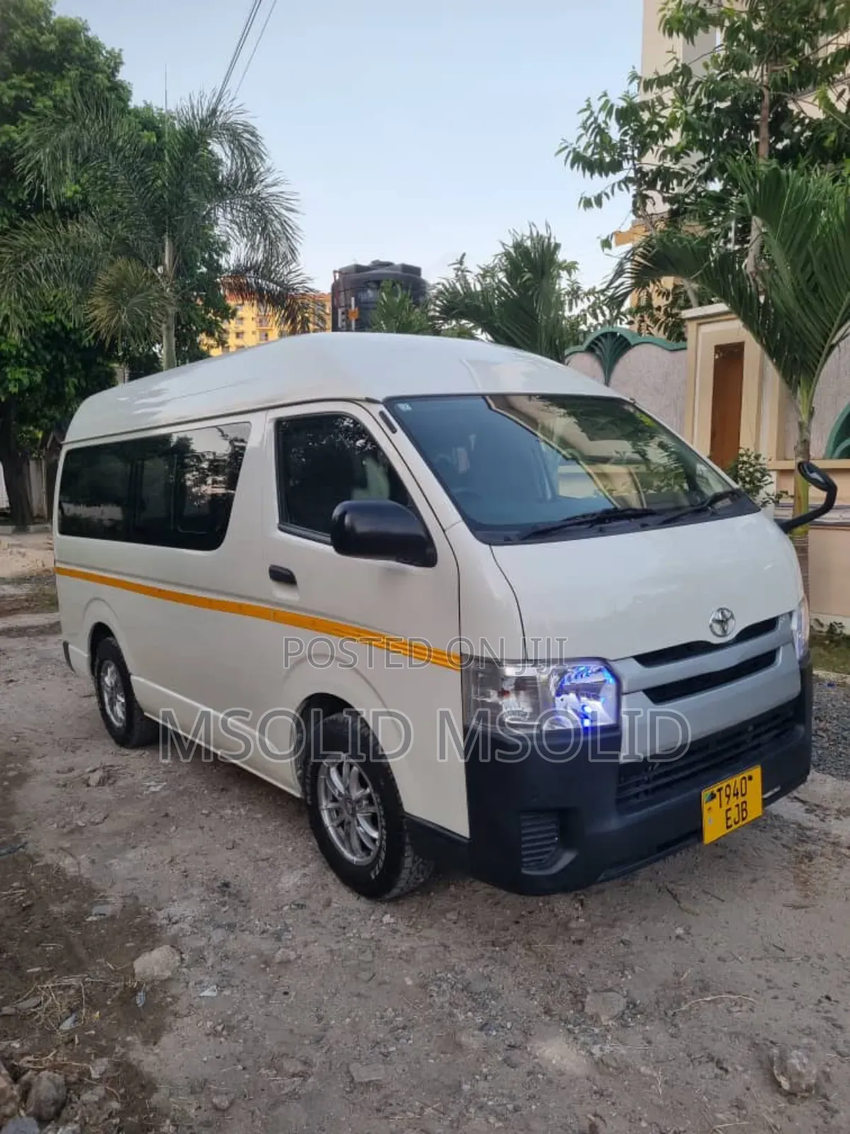 Toyota HiAce 2017 White