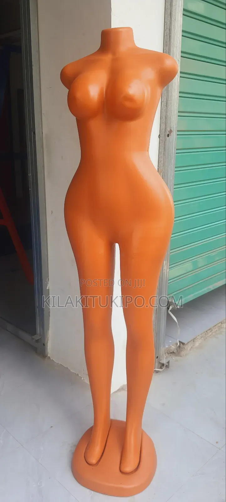 Midori "Free Standing Women Clothing Show