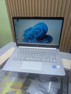 Laptop HP 14-Ep0063 1GB Intel Core I5 SSD 256GB