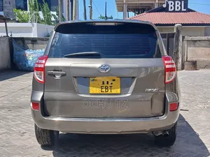 Toyota RAV4 2011 Gray