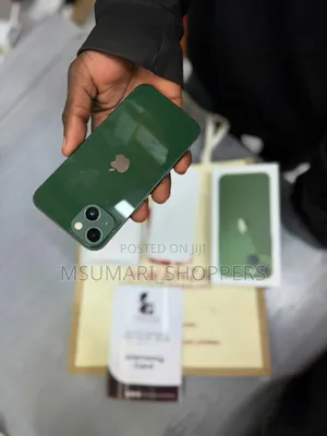 New Apple iPhone 13 128 GB Green