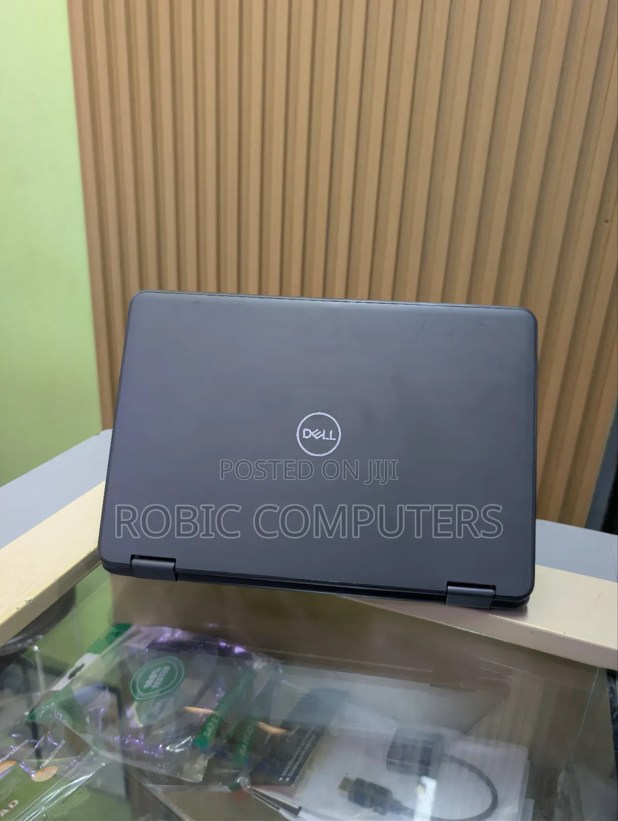 Laptop Dell Latitude 3189 4GB Intel SSD 256GB