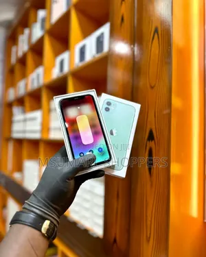 New Apple iPhone 11 128 GB Green