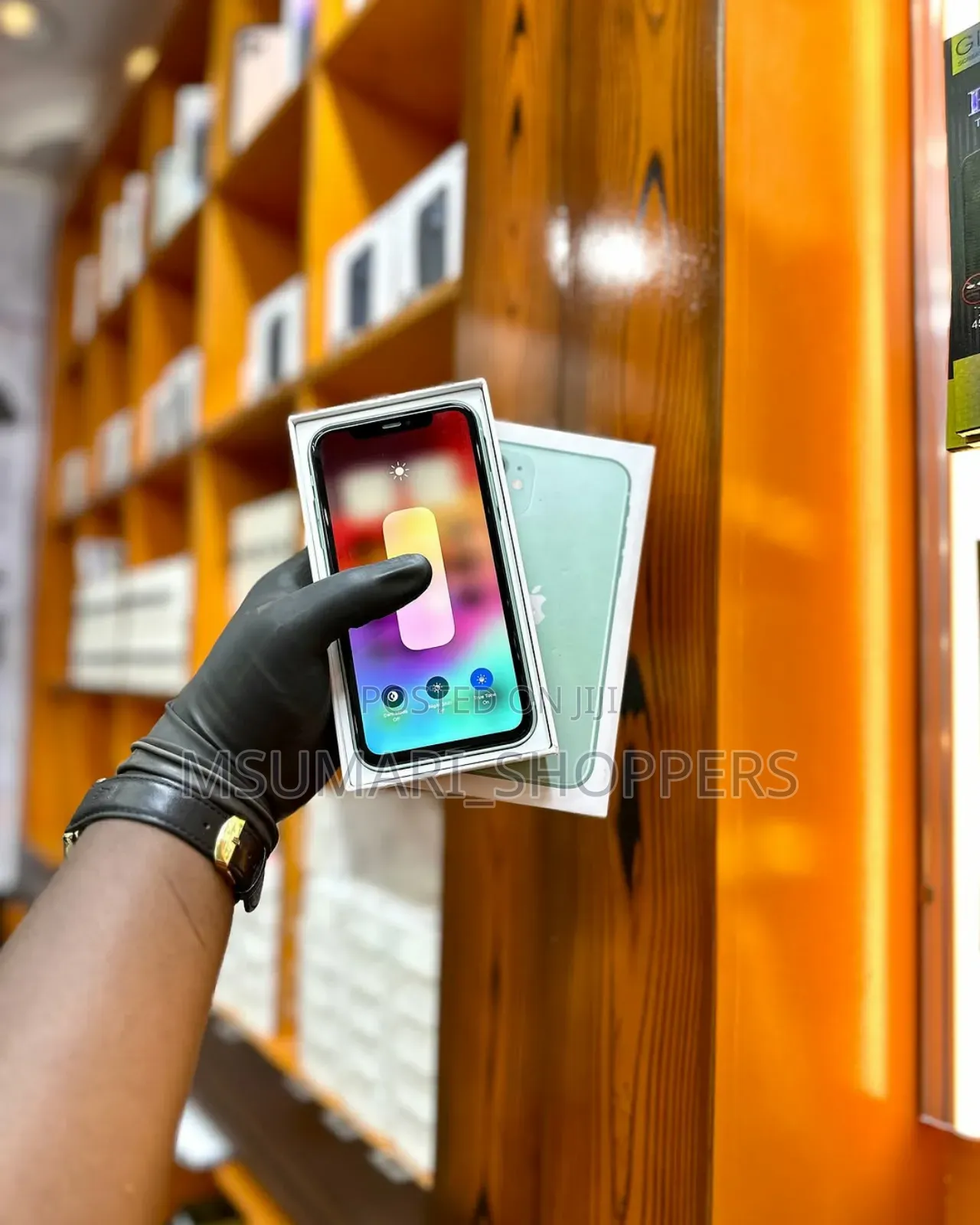 New Apple iPhone 11 128 GB Green