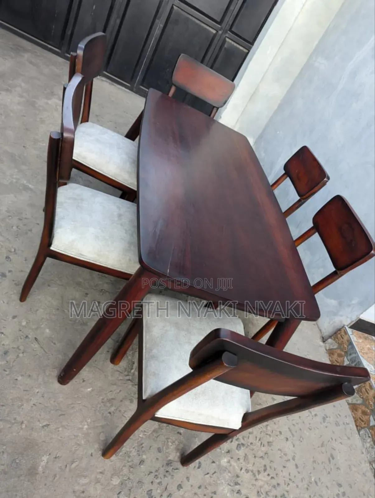 Dining Table Mbao Mninga
Viti Sita