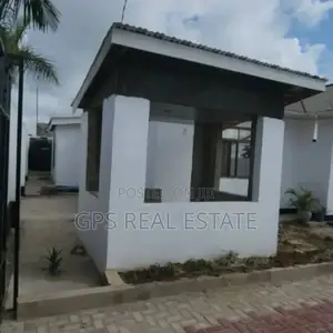 Lodge for Sale at Madale Mbopo