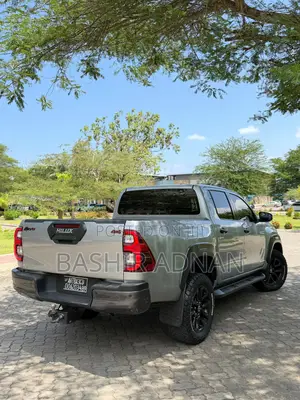 Toyota Hilux Revo Double Cab Deisel 2.8 AWD 2021 Silver