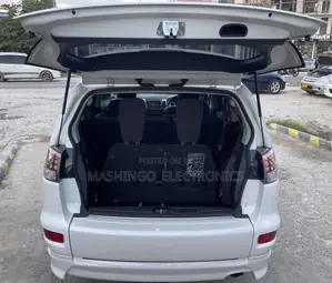Mitsubishi Outlander 2010 White