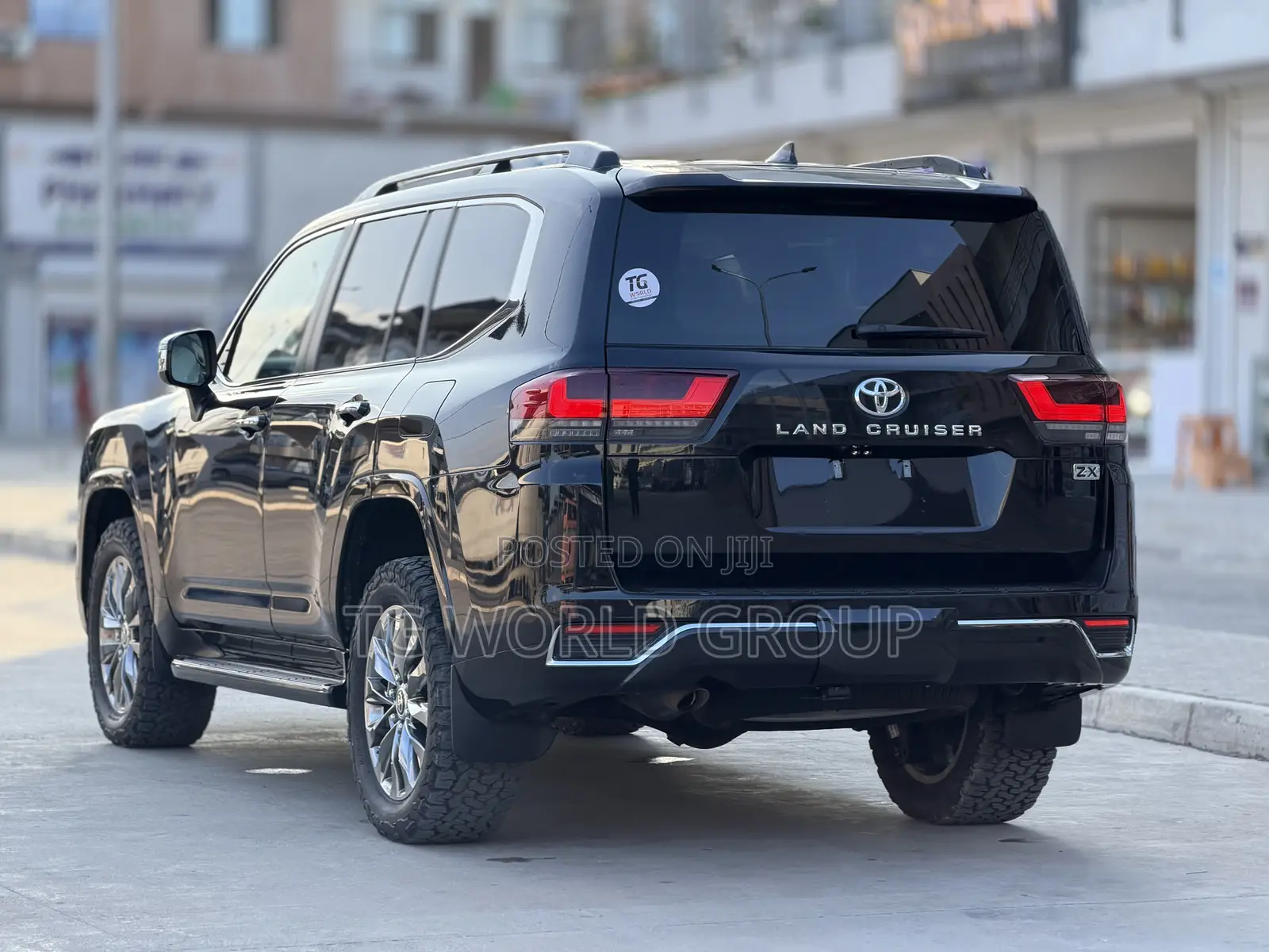 Toyota Land Cruiser LC300 2024 Black