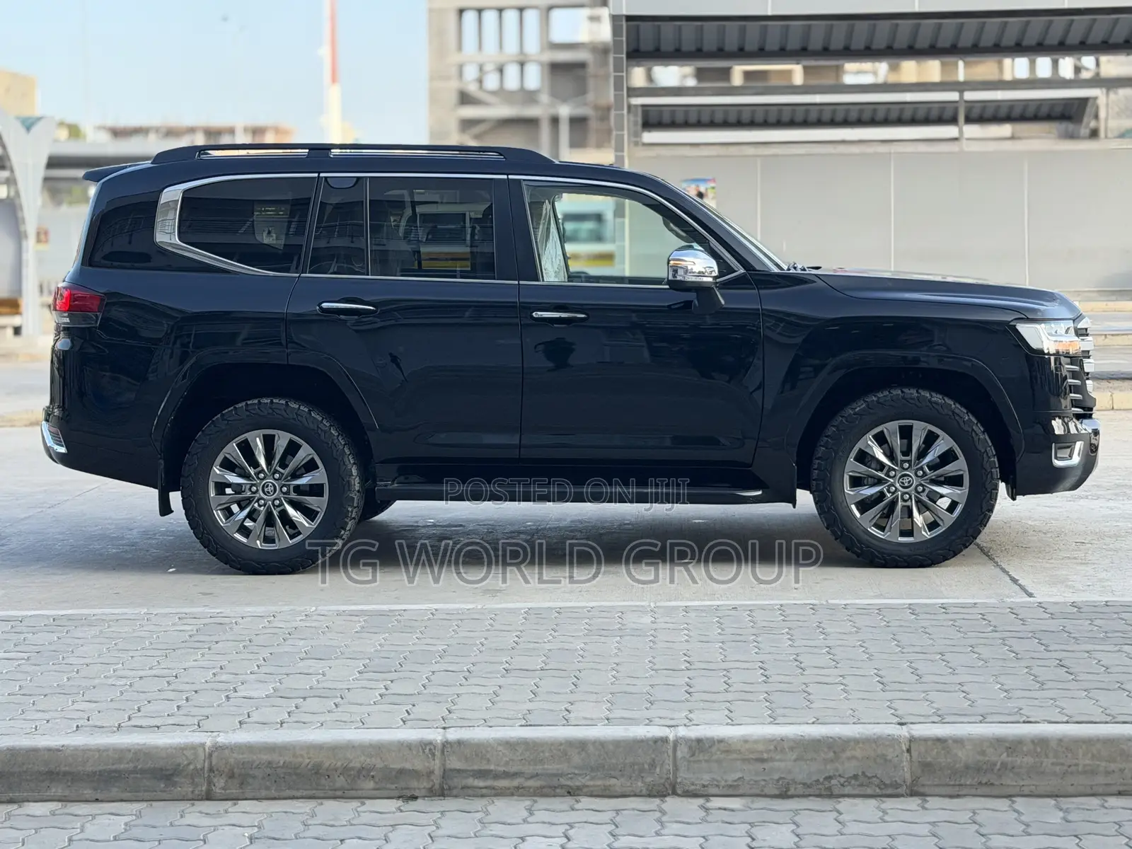 Toyota Land Cruiser LC300 2024 Black