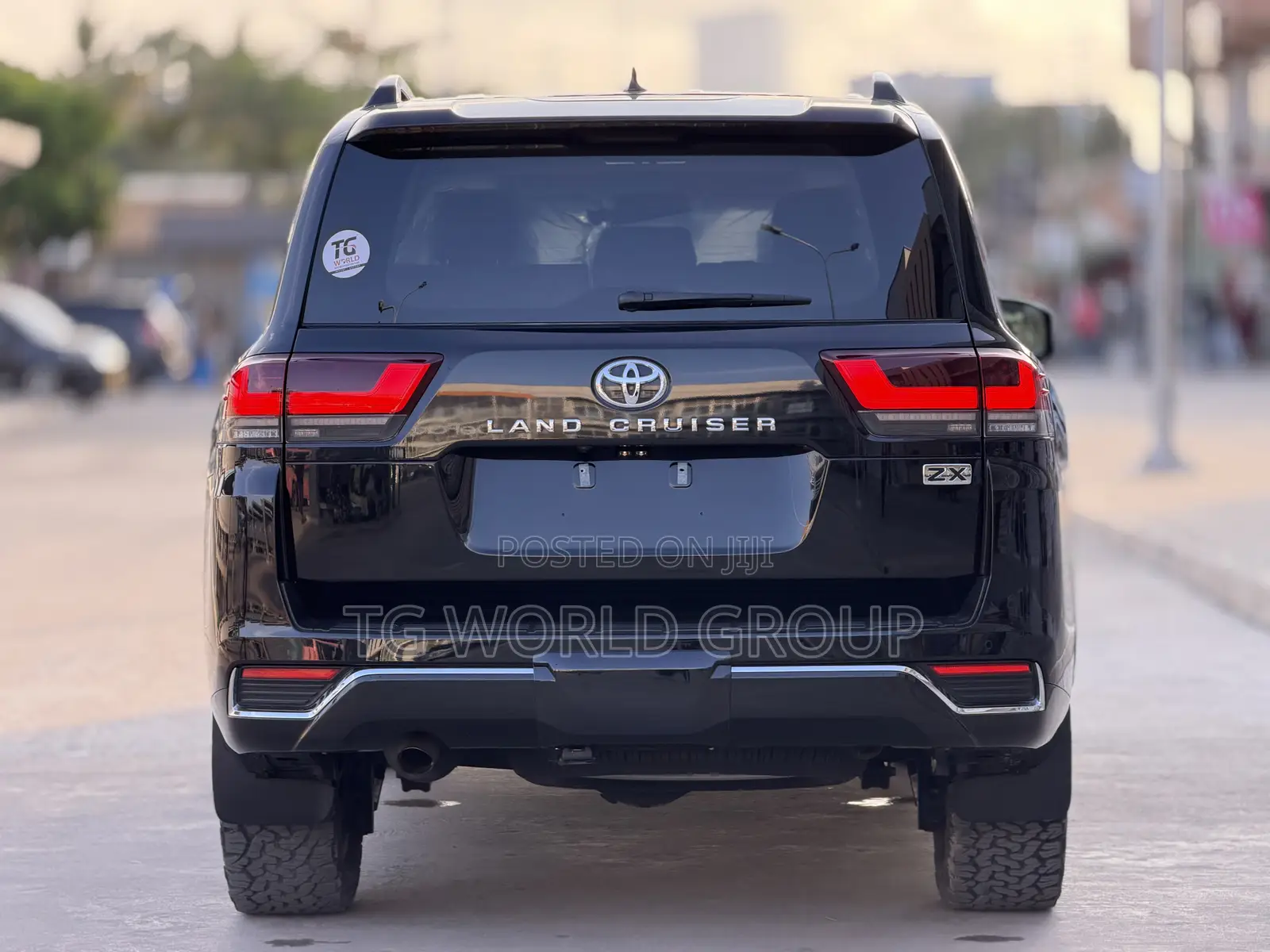 Toyota Land Cruiser LC300 2024 Black