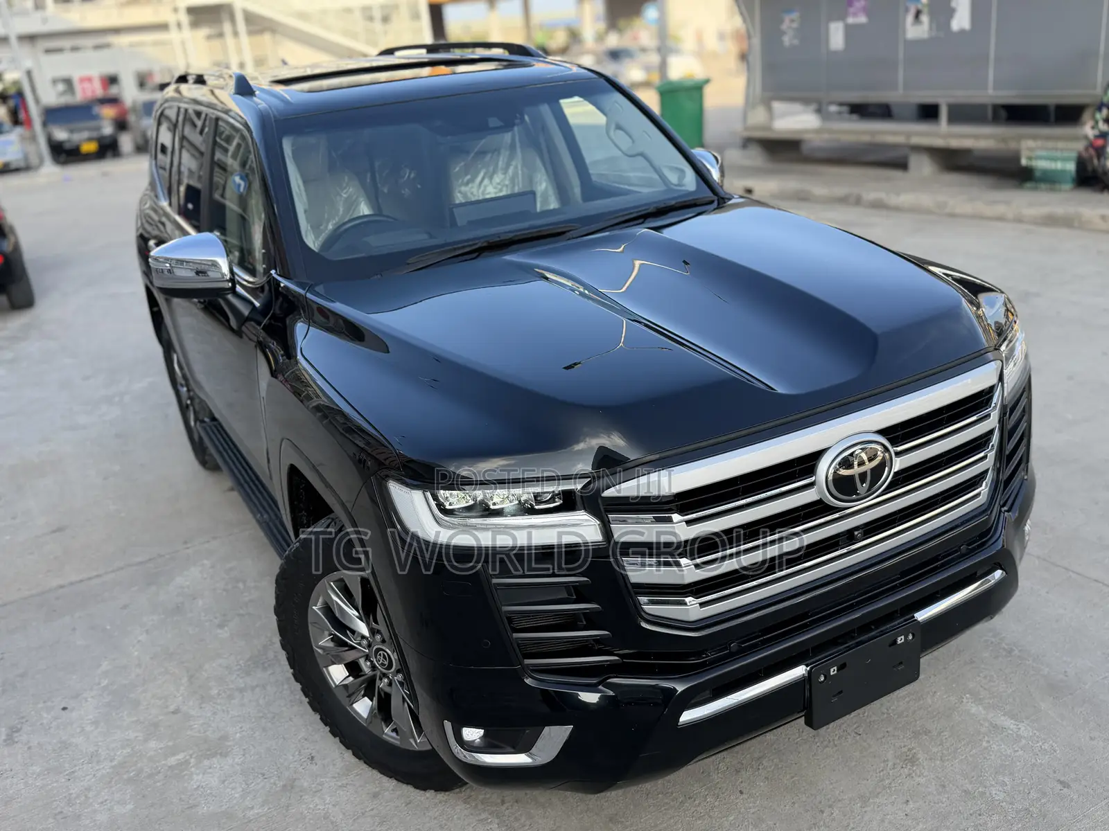 Toyota Land Cruiser LC300 2024 Black