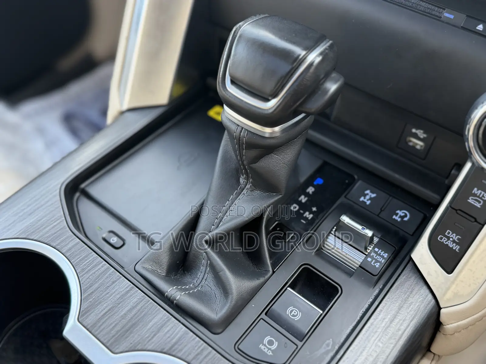 Toyota Land Cruiser LC300 2024 Black