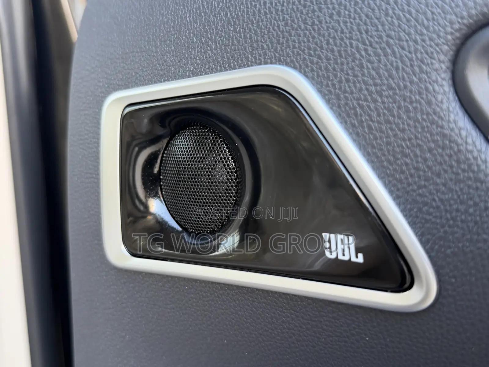Toyota Land Cruiser LC300 2024 Black