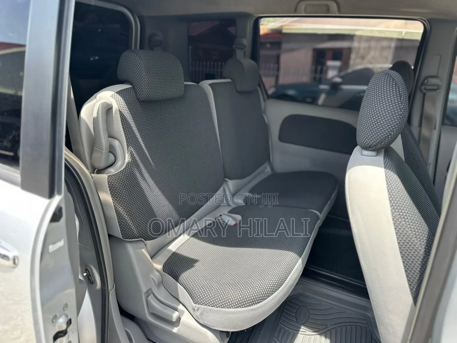 Toyota Sienta 2005 Silver