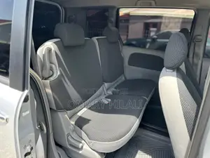 Toyota Sienta 2005 Silver