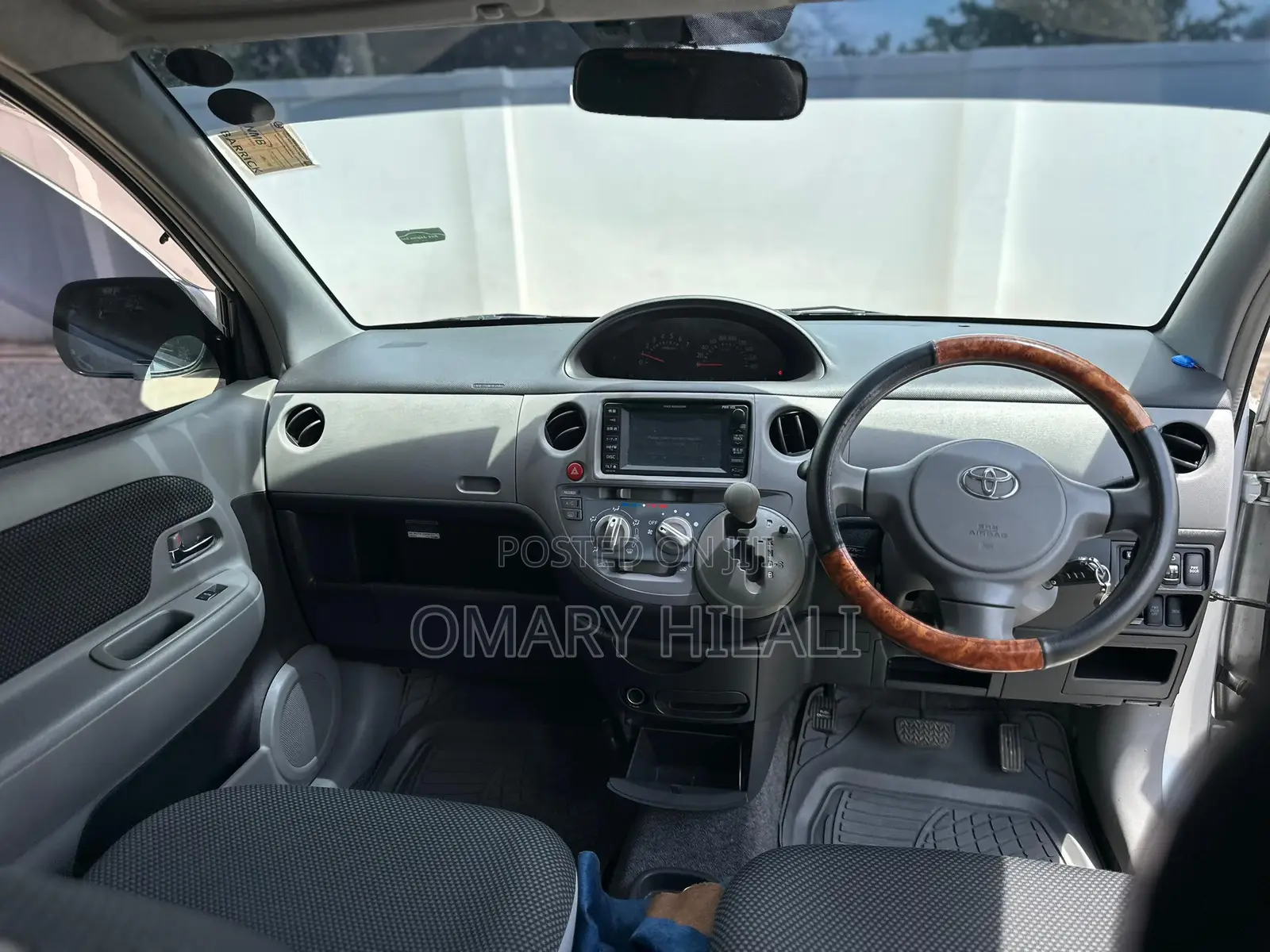 Toyota Sienta 2005 Silver