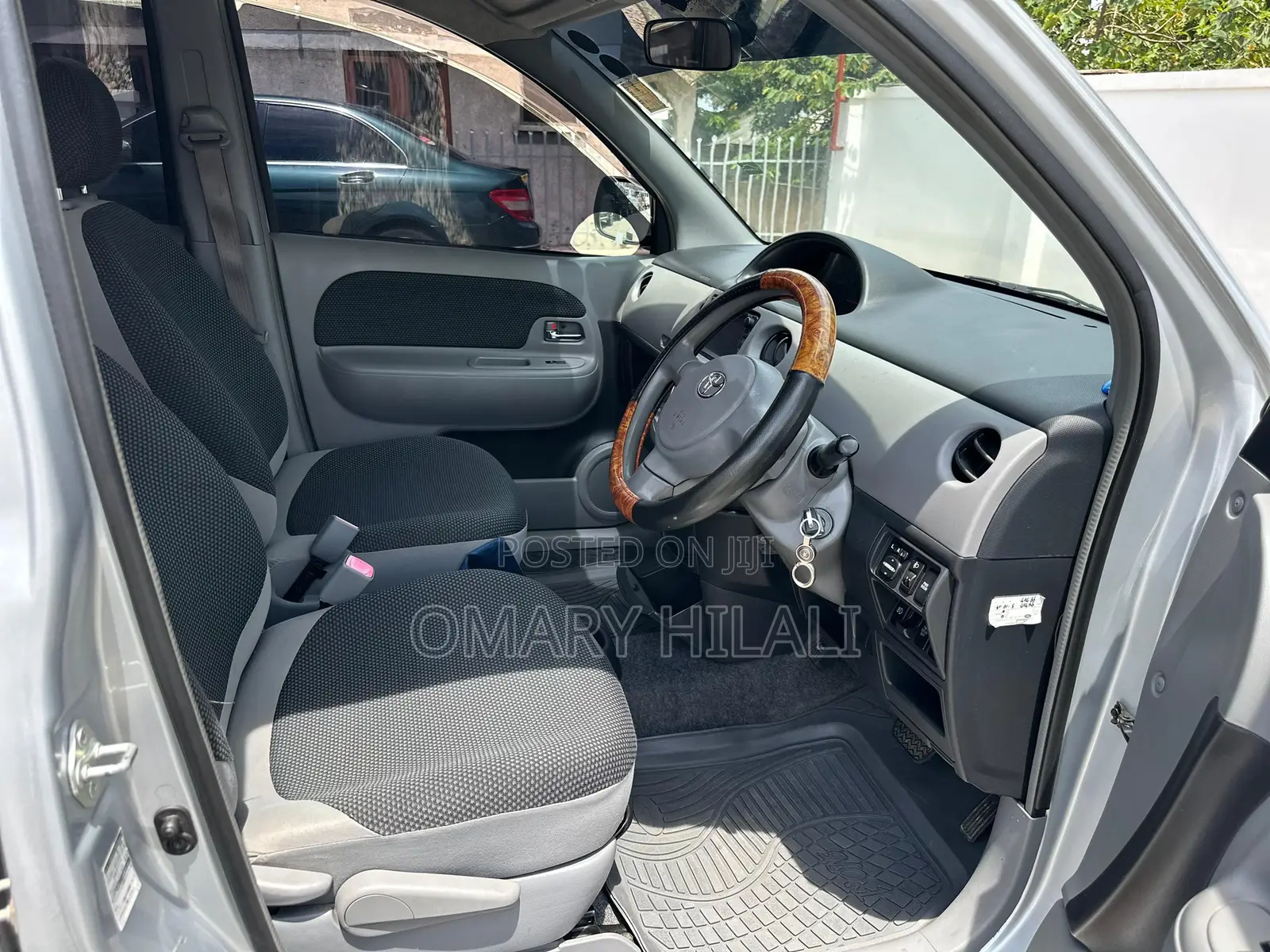 Toyota Sienta 2005 Silver
