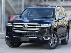 Toyota Land Cruiser LC300 2024 Black