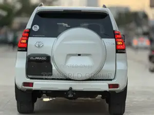 Toyota Land Cruiser Prado 2.8 2023 White