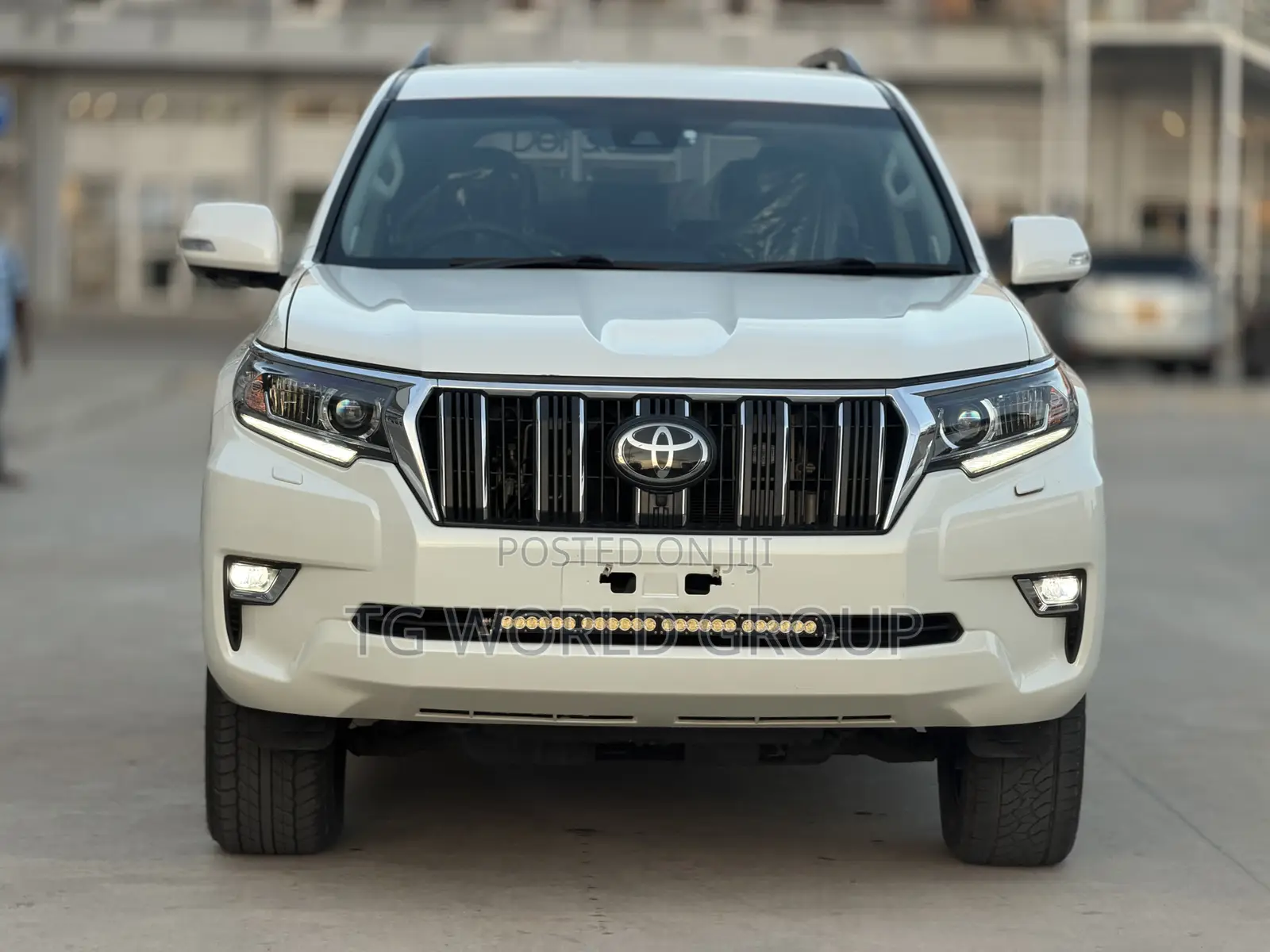 Toyota Land Cruiser Prado 2.8 2023 White