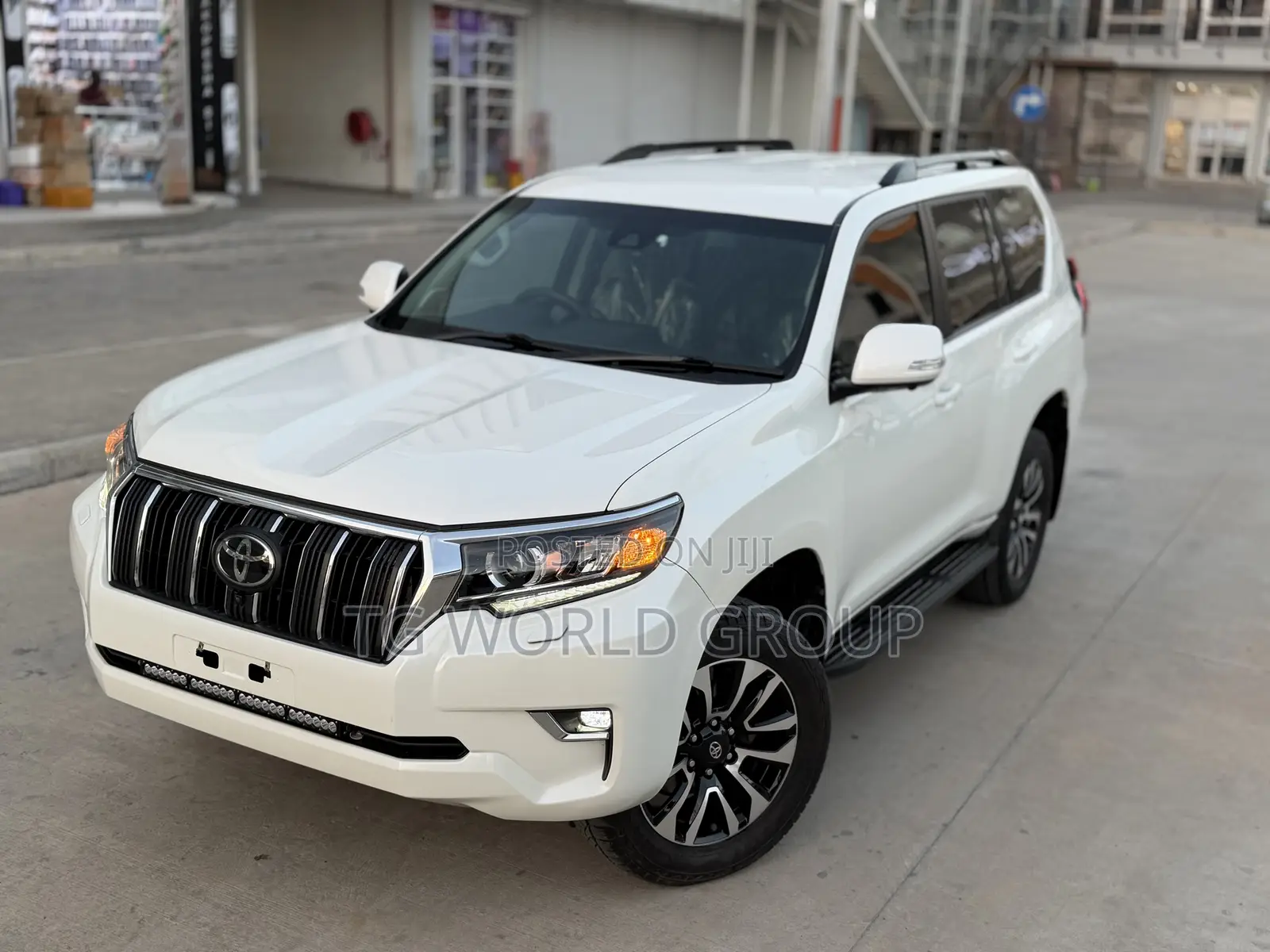 Toyota Land Cruiser Prado 2.8 2023 White