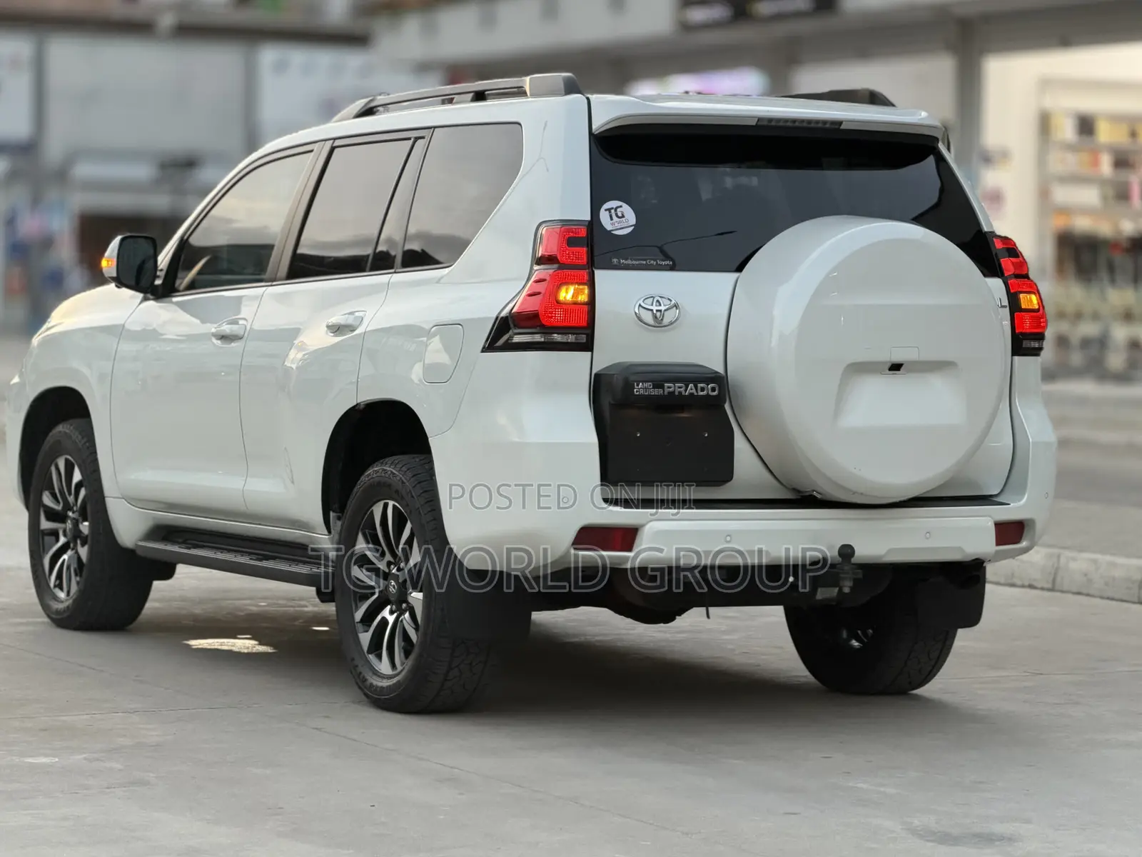 Toyota Land Cruiser Prado 2.8 2023 White
