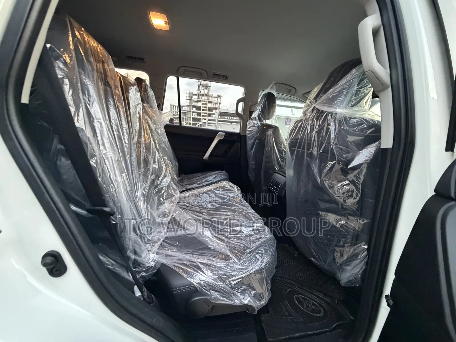 Toyota Land Cruiser Prado 2.8 2023 White