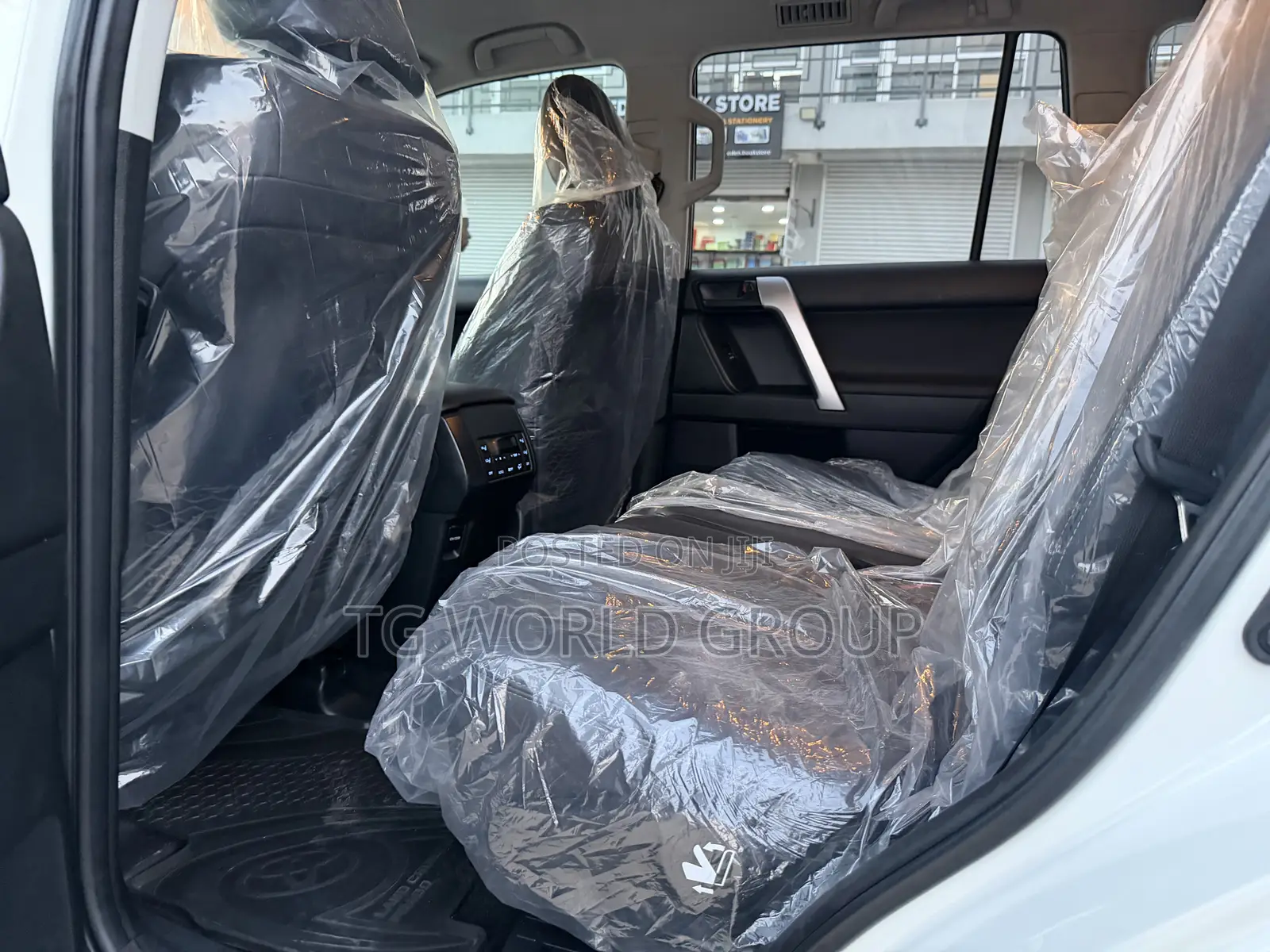 Toyota Land Cruiser Prado 2.8 2023 White