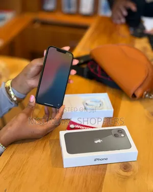 New Apple iPhone 13 128 GB Green