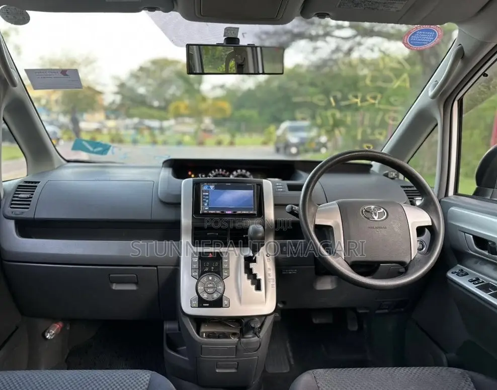 Toyota Noah 2008 White