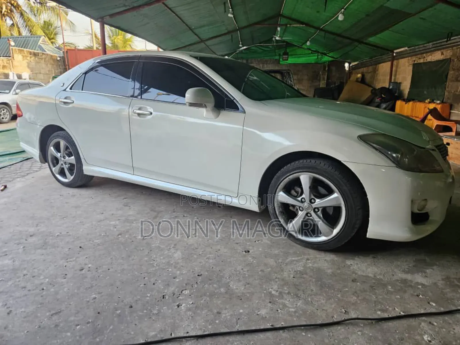 Toyota Crown 2009 White