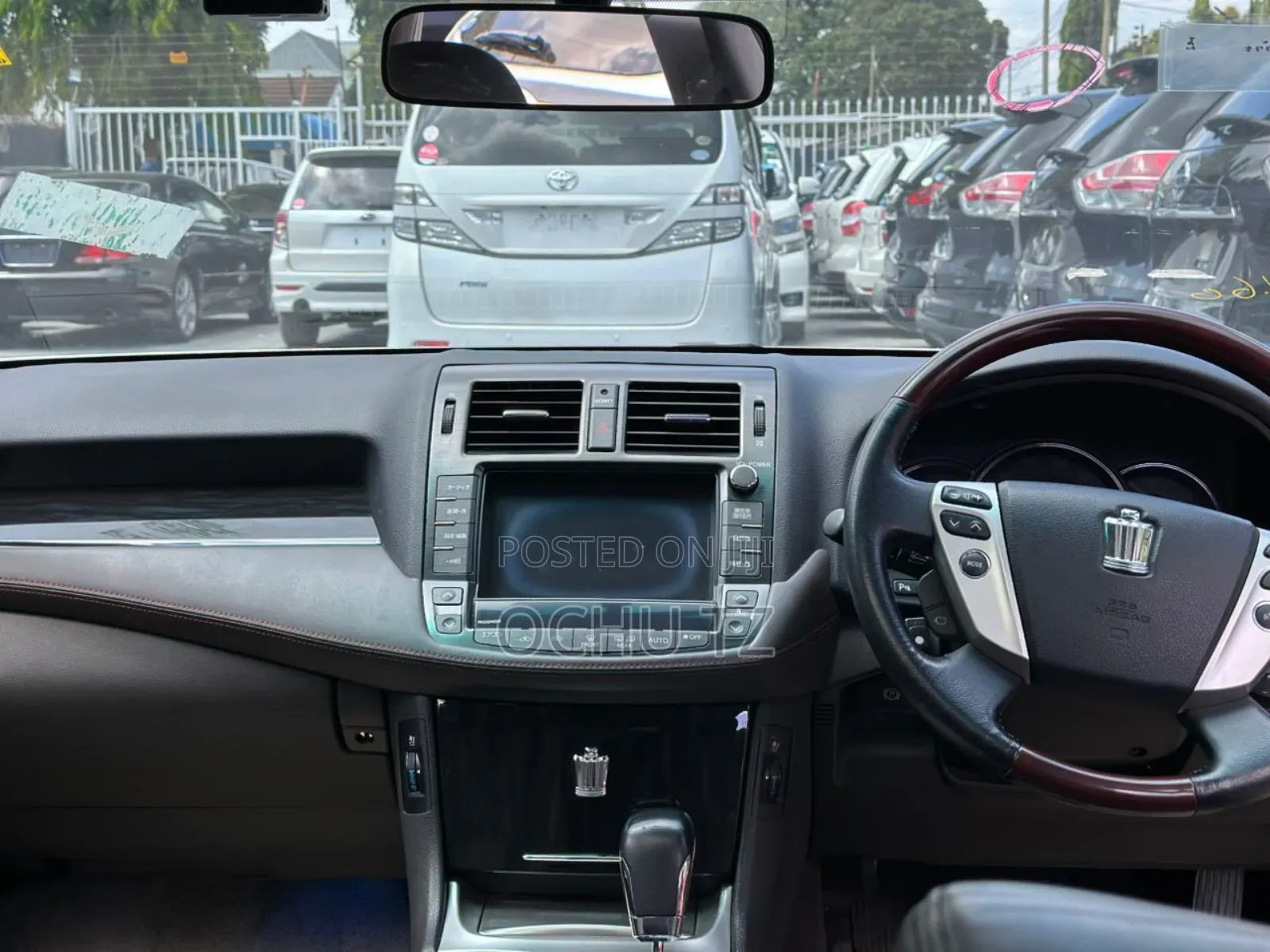 Toyota Crown 2011 White
